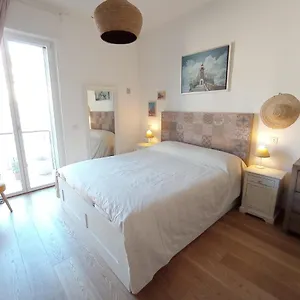 https://apt-terrazza18.it-lombardy.com